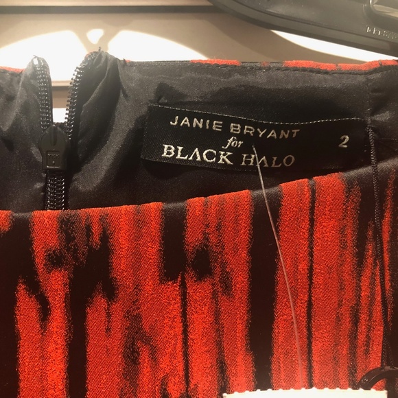 BLACK HALO - REEVE RED AND BLACK SHEATH DRESS - Picture 5 of 5